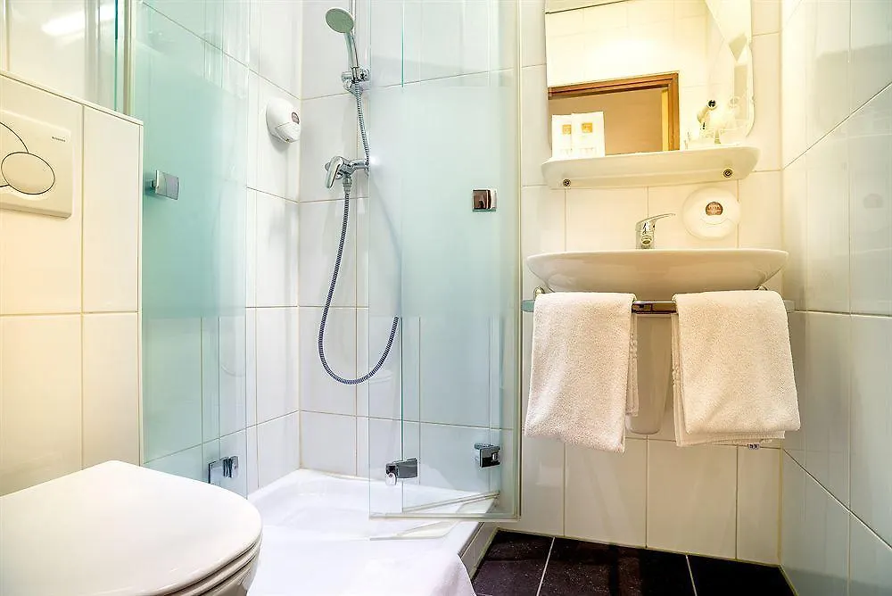 Owl Hotel Amsterdam 3*,
